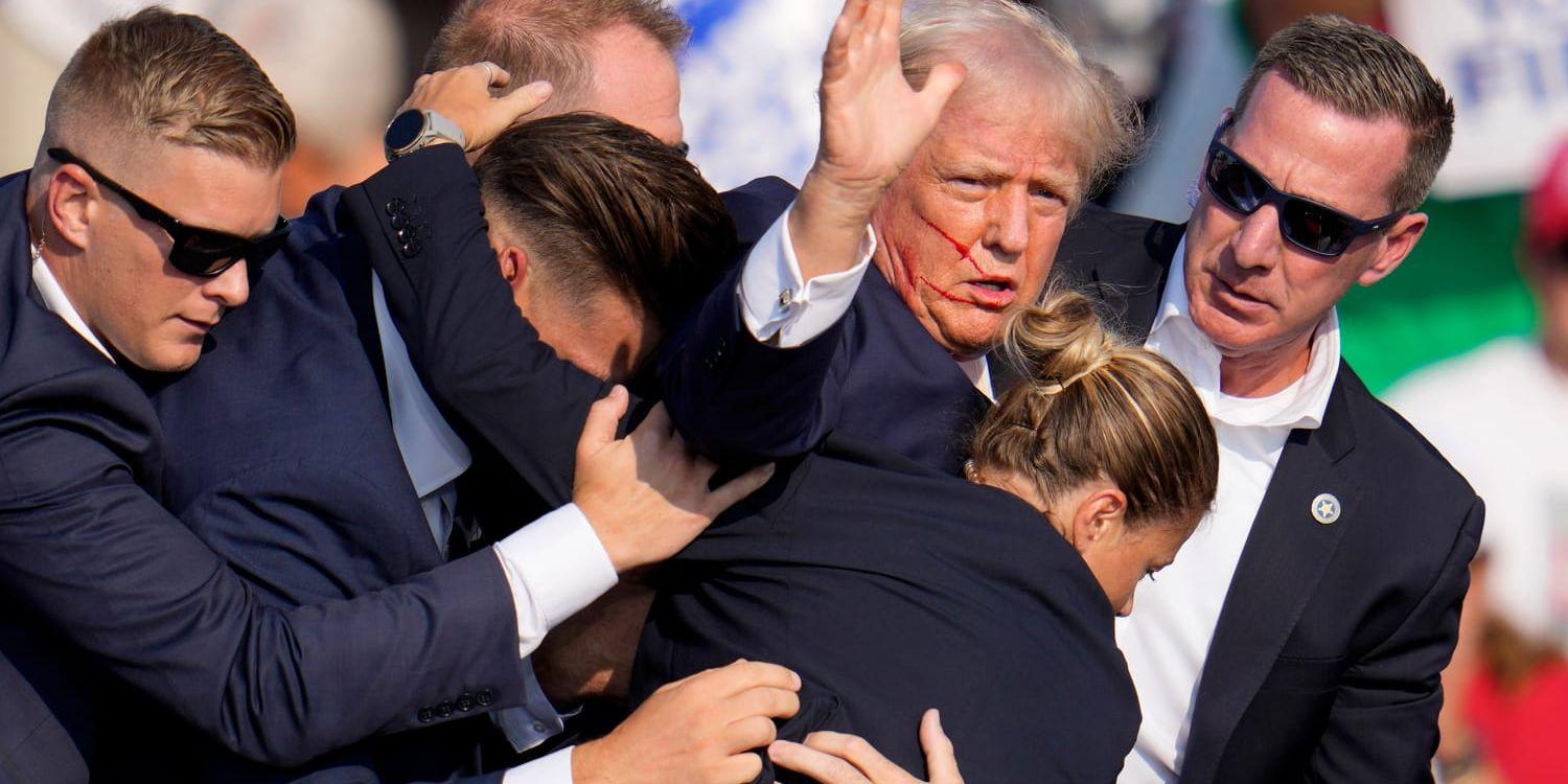 Republikanernas presidentkandidat Donald Trump besköts under ett kampanjmöte i Pennsylvania i lördags.