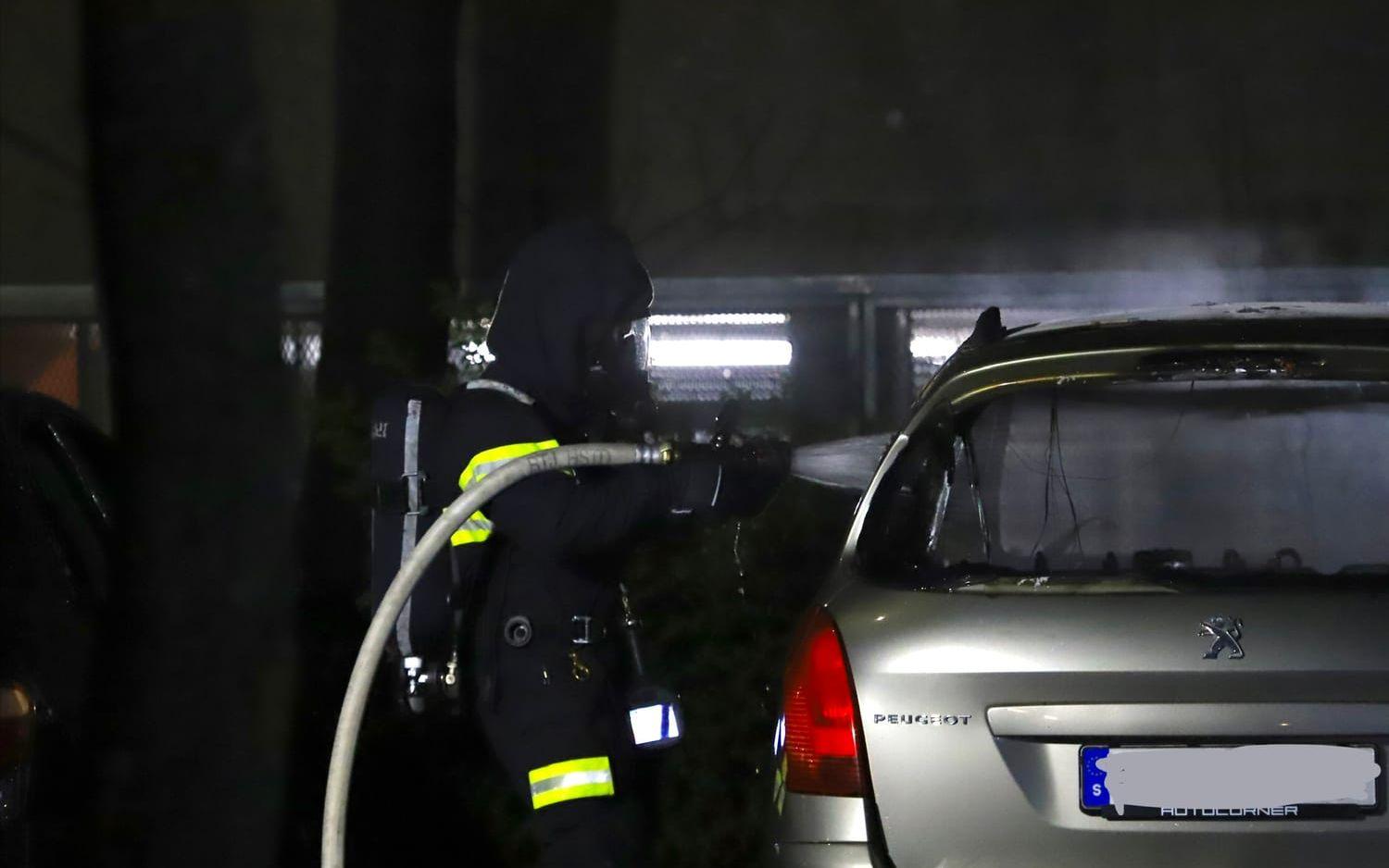 Räddningstjänst och polis larmades till Grönevångs Torg.