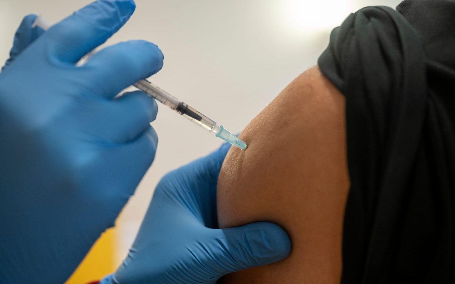 Vaccineringarna i Halland kommer att ta längre tid än planerat, bland annat till följd av att leveranserna av vaccin blivit mindre än vad som sagts tidigare.