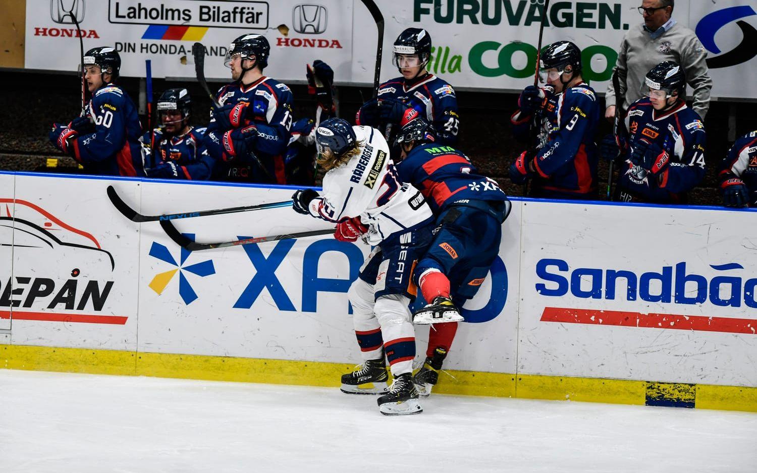 Halmstad Hammers vann mötet mot Kallinge-Ronneby och säkrade Hockeyettankontraktet till nästa säsong.