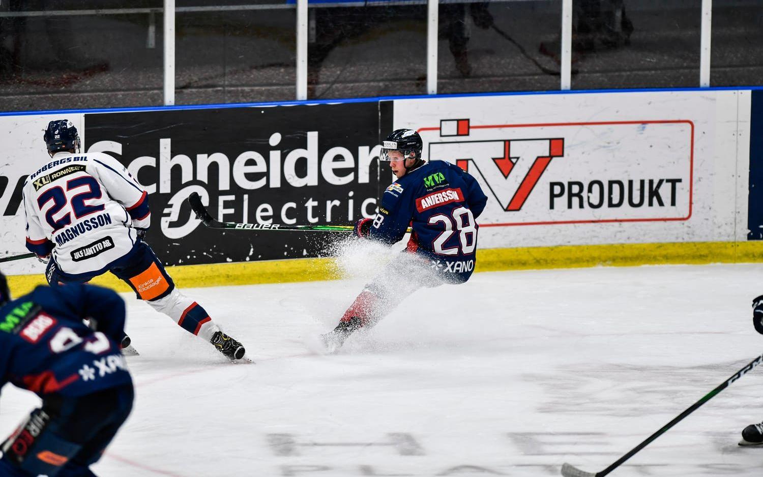 Halmstad Hammers vann mötet mot Kallinge-Ronneby och säkrade Hockeyettankontraktet till nästa säsong.